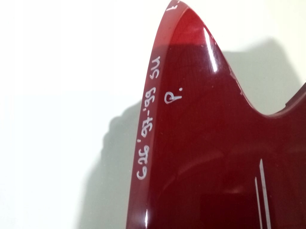 Mazda 626 97-99' крыло  правый  правая сторона su Киев