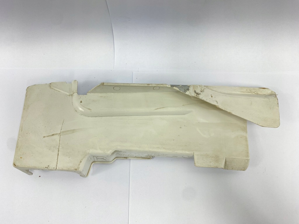 Купить Накладка замка дверь правая  mercedes w124 1247231808