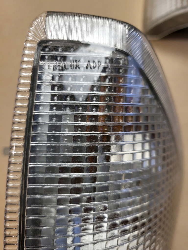 фото №16, Лампа поворотник левый перед поворотник alfa romeo 75 белый