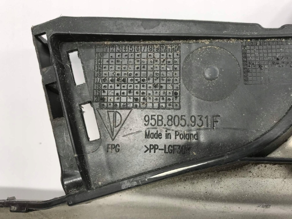 Porsche macan 95b накладка поперечина передній перед підсилювач верхній 95b805931f в Україні