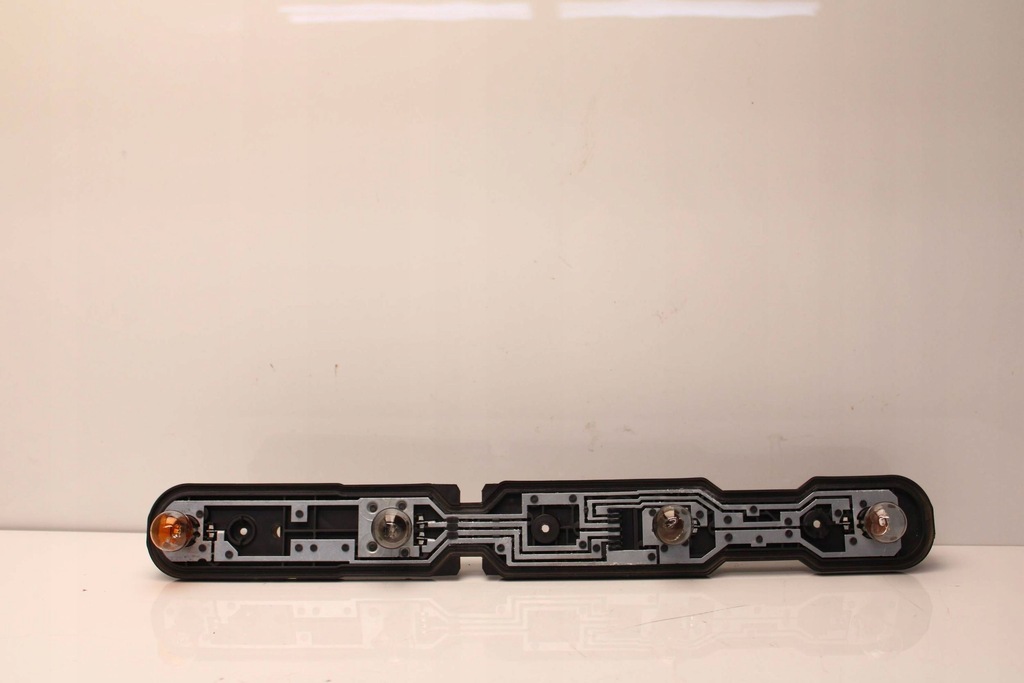 фото №1, Вкладыш лампы разъём лампочка задняя левый = правый renault master iii 17109800