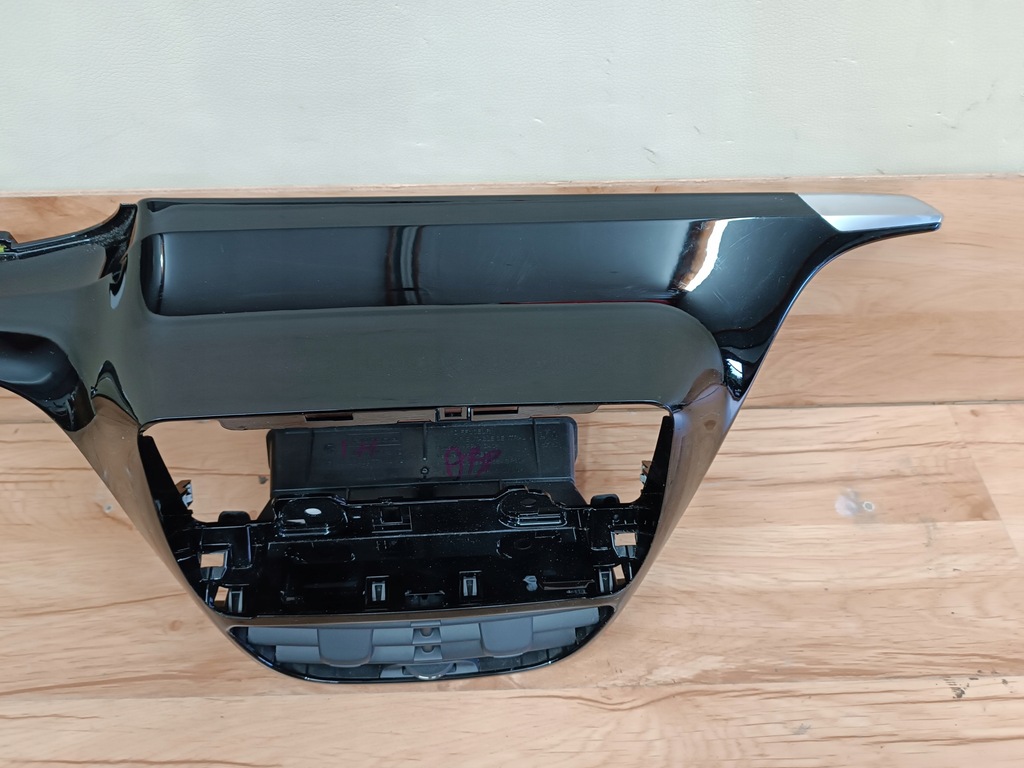 фото №8, Peugeot 208 lift 2015-2018 панель приладів приладова консоль молдинг панель