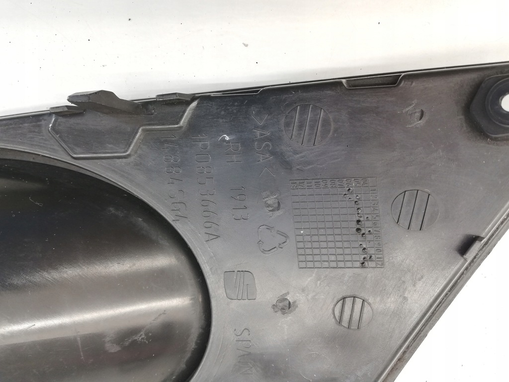 фото №9, Seat leon ii правая решётка бампера заглушка 1p0