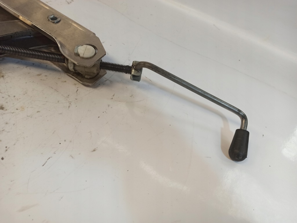 фото №10, Audi a-2 1.4 tdi оригінальний підйомник автомобільний 8z0011031a