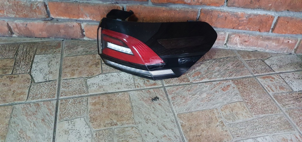 фото №1, Лампа правый задняя задняя vw taigo 2g7945096