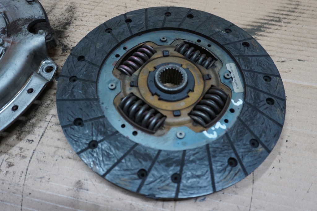 Korando зчеплення диск + притиск комплект  2,3 16v 99r Зі Шроту