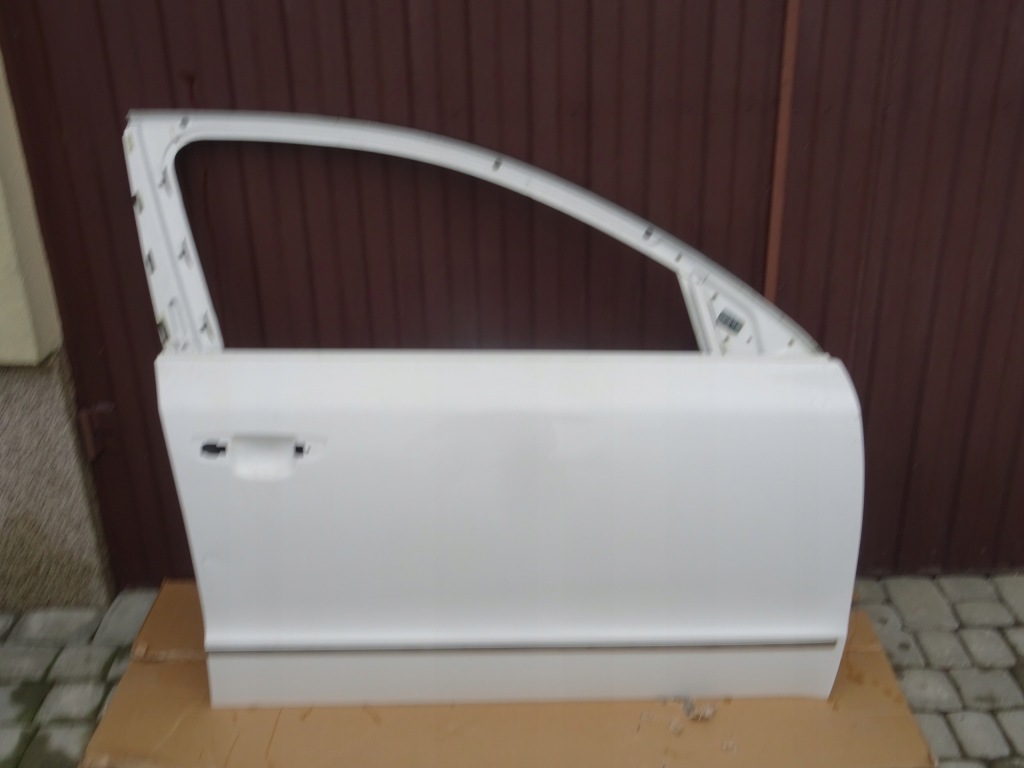 фото №1, Skoda superb ii дверь передние правое белый lf9e + молдинг хром