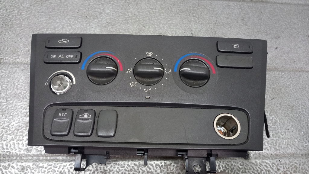 фото №1, Панель кондиционера volvo v70 8651245