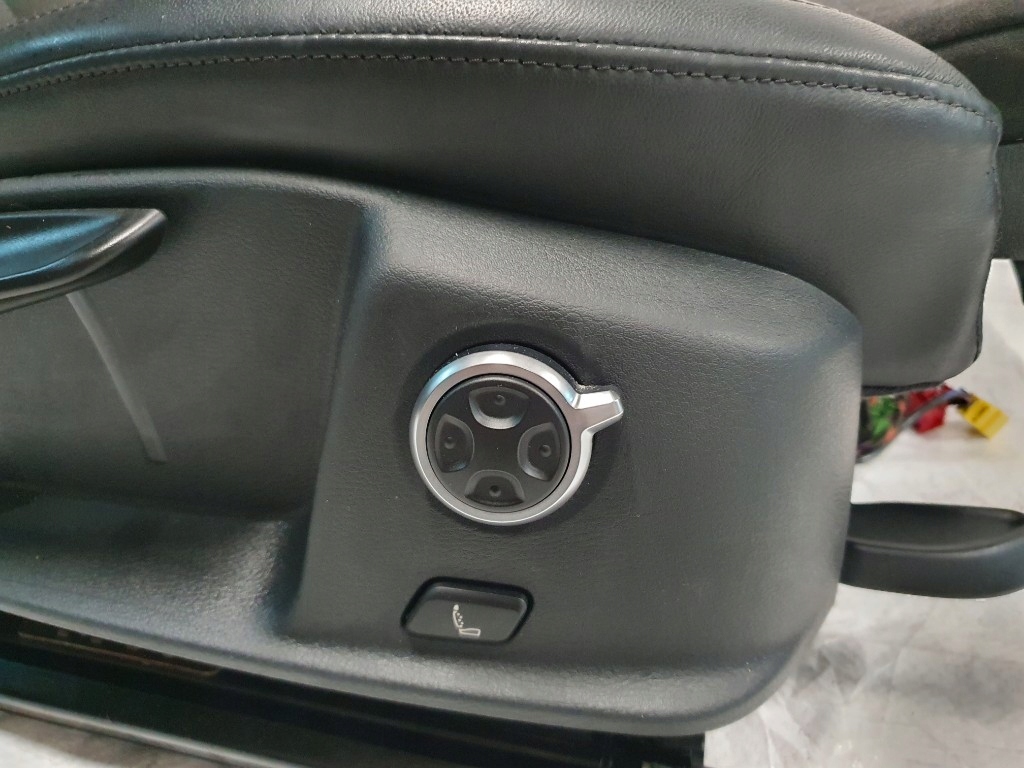 Audi a4 b9 8w 2017r сидіння напівшкіра заднє сидіння підігрів з масажем super стан eu Київ