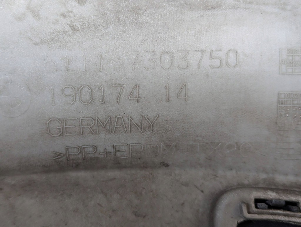 фото №16, Bmw x1 e84 lift 2012-2015 бампер перед передний kompletny белый