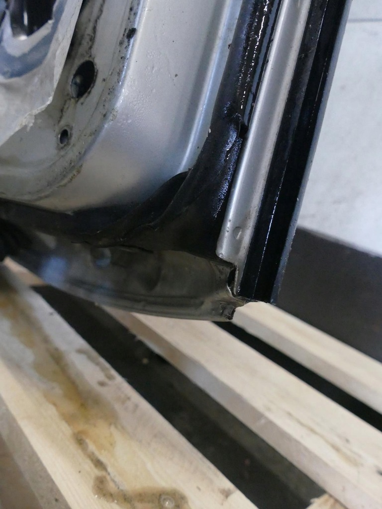 фото №16, Mercedes c w202 lift sedan дверь правый задняя правое задние 744 серебристый