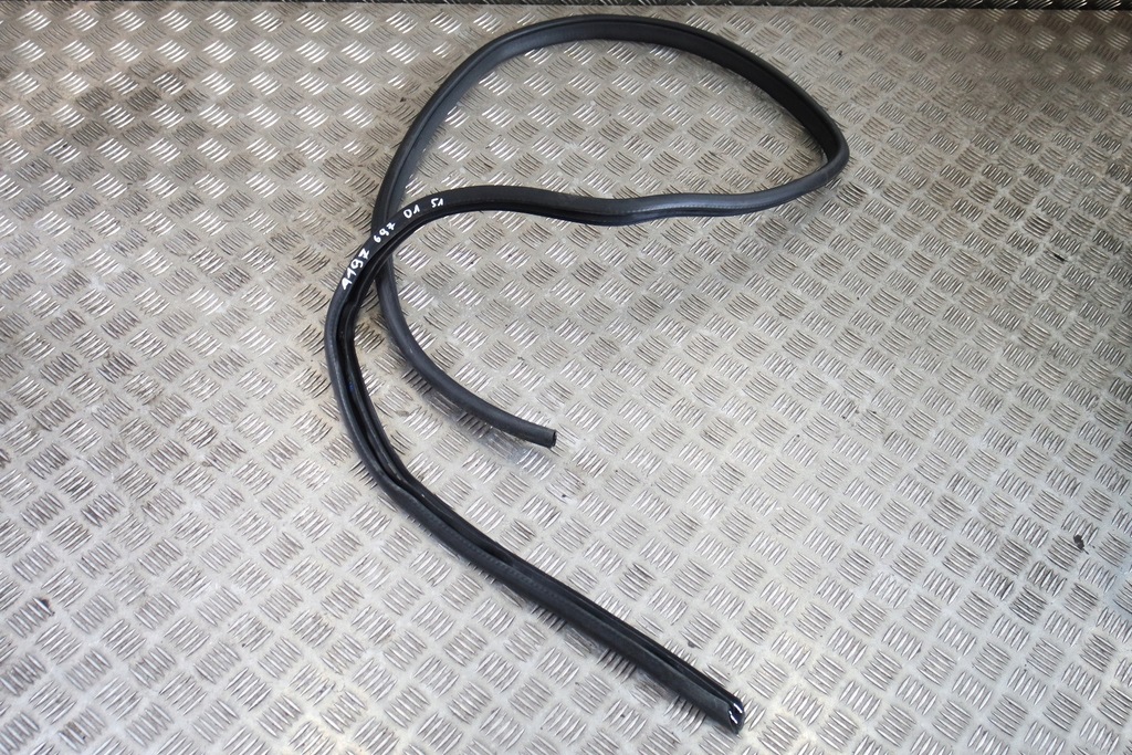 фото №1, Прокладка правая дверь sls w197