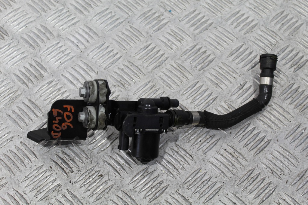 фото №1, Помпа клапан wody bmw 6 f06 gran coupe fl