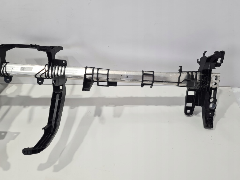 Mercedes c-klasa w205 каркас консоли a2056807202 Недорого