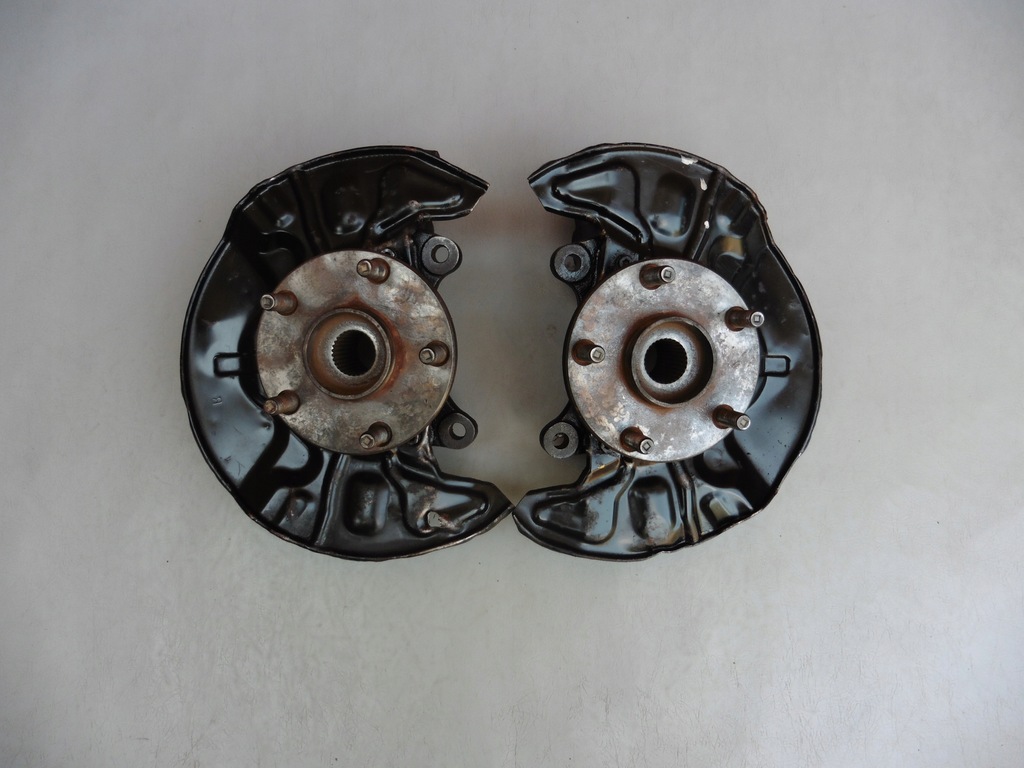 фото №1, Поворотный кулак ступица правая перед corolla e12 2,0 d4d