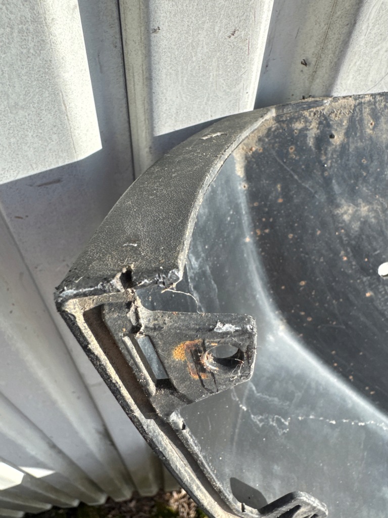 Maserati levante спойлер накладка бампера перед 670040750 в Украине