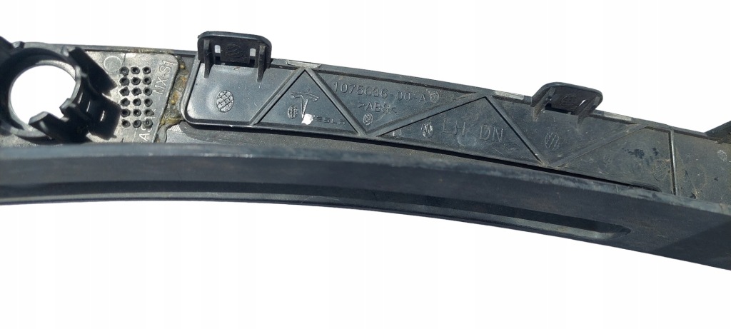 фото №7, Tesla x молдинг крила ліва перед 1078207-00-g 1034429-00l