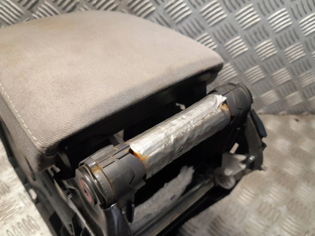 фото №9, Vw golf v подлокотник бардачок 1k5864251b