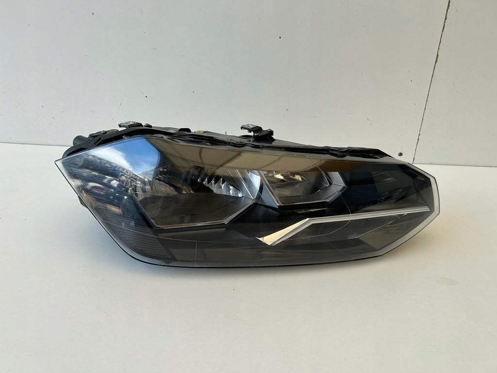 фото №1, Vw polo 2g1 лампа правый перед 2g1941006 оригинал