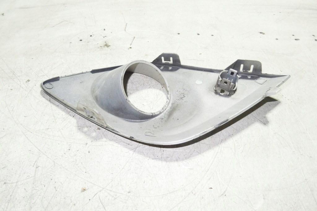 фото №1, Решётка противотуманных фар renault grand scénic iii jz0/1_ 261520001r 2009