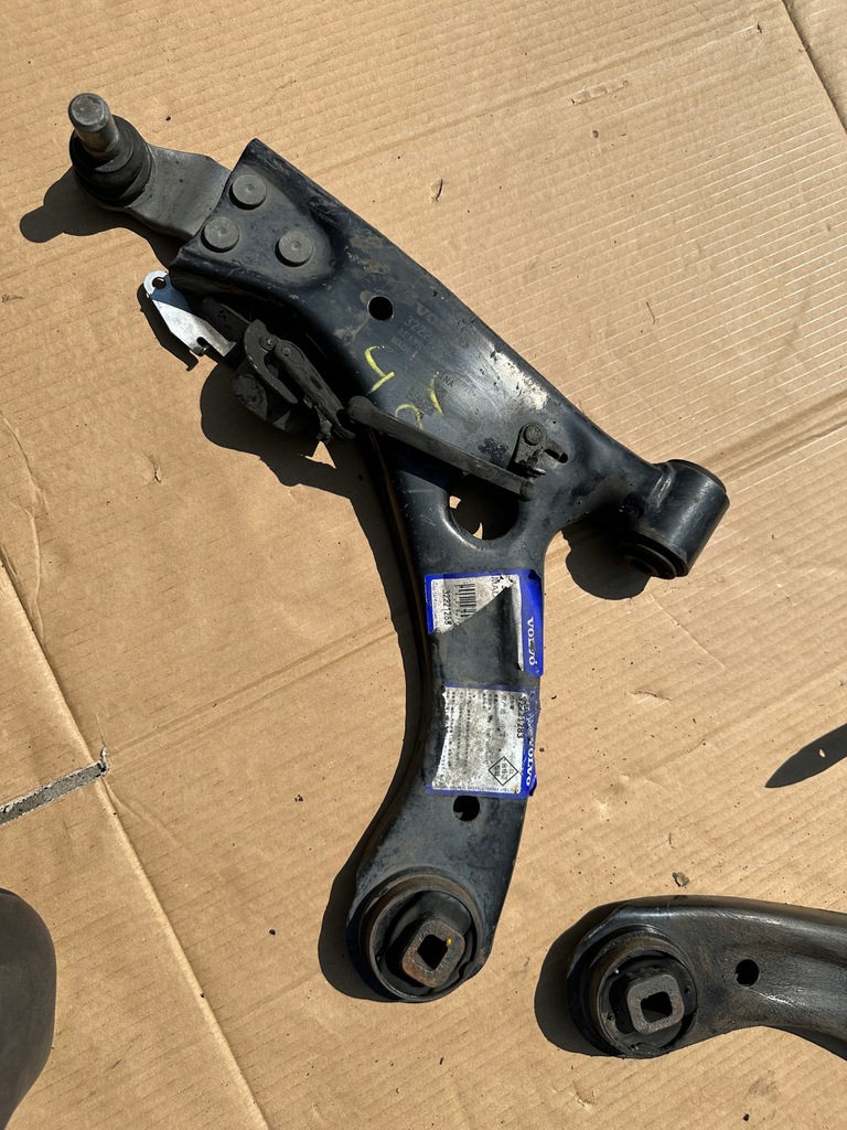 фото №14, Volvo xc40 рычаги передние комплект