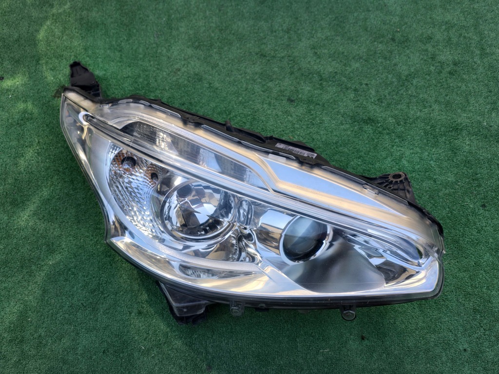 фото №1, Peugeot 208 лінза+ led лампа передня