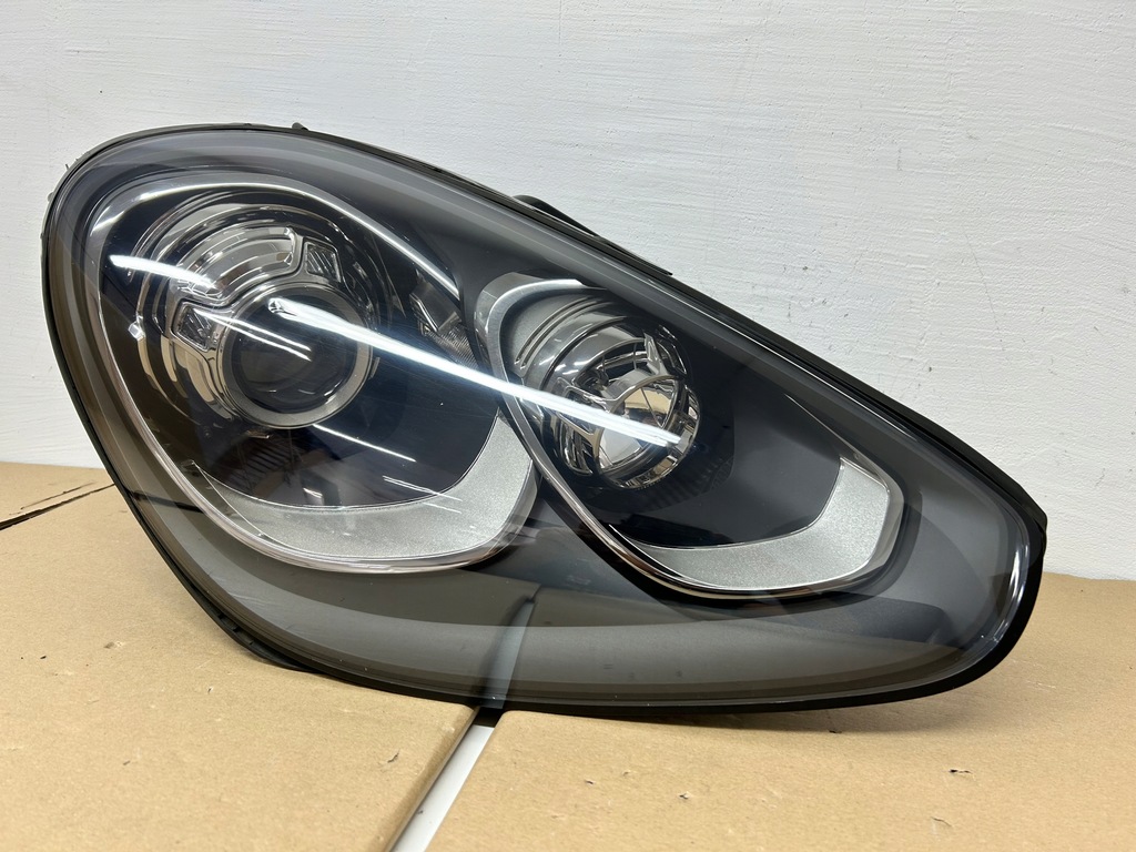 фото №13, Porsche cayenne 7p lift лампа перед правая