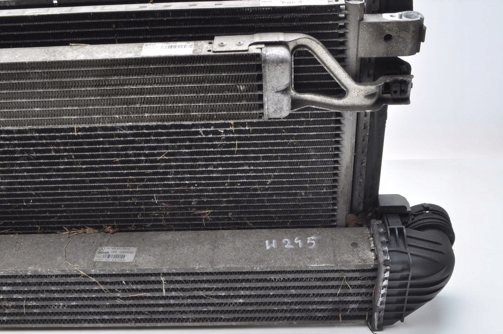 фото №8, Mercedes klasa b w245 радіатор комплект a1695003004 a1695000200 a1695000000