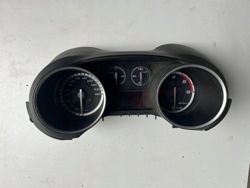 фото №1, Alfa romeo giulietta счетчик приборы 2011-