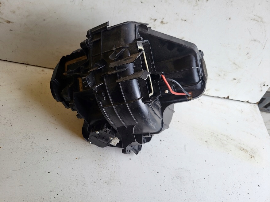 фото №5, Bmw 5 f10 f11 6 f06 f12 f13 640d воздуходувка корпус отопителя 9248170