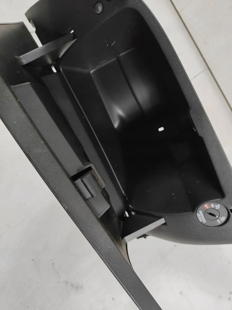 фото №6, Opel corsa e перед prawu бардачок пасажира europa