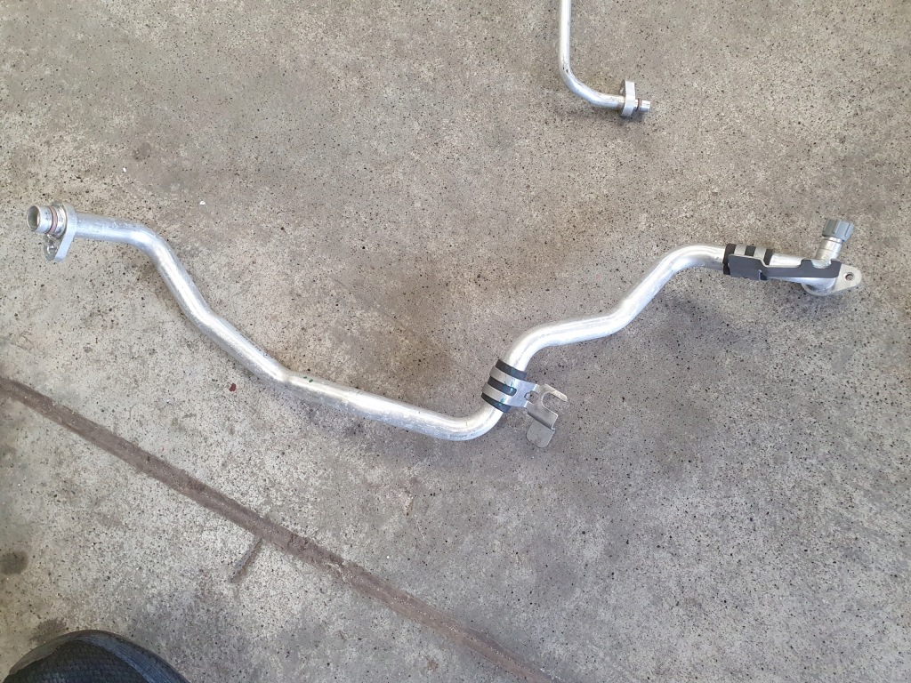 Купити Шланг кондиціонера renault clio v 924808928r