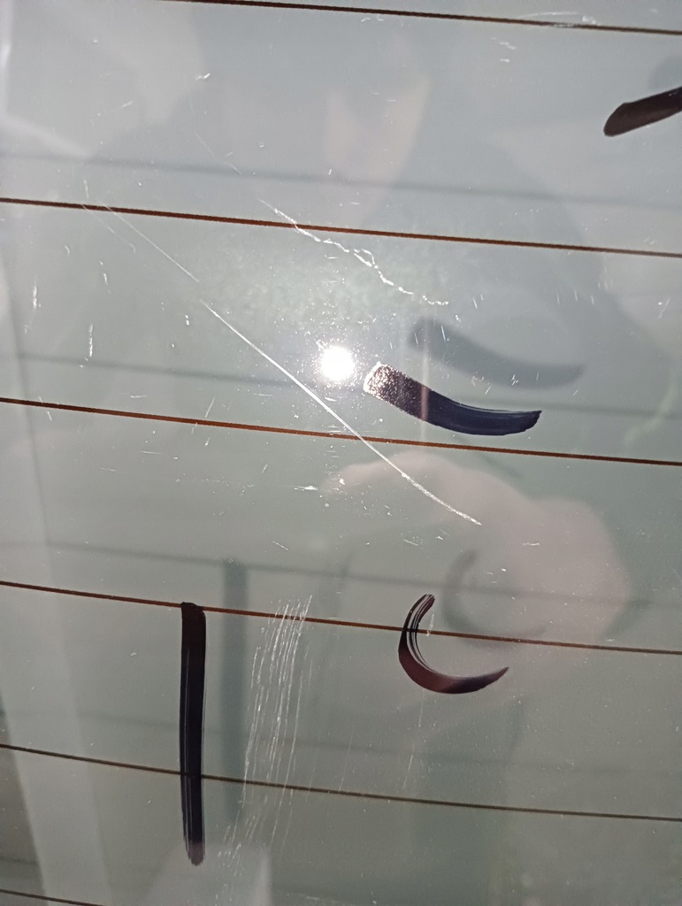 фото №4, Стекло задняя hyundai kona 2017- as3 oryginalnie тонированная царапины