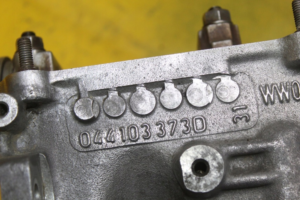 Головка vw transporter t4 2.0 b 8v aac 044103373d в Україні