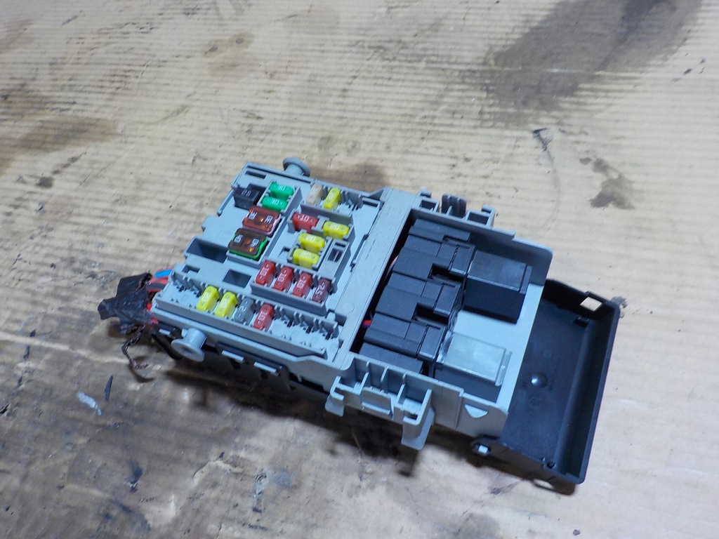 фото №4, Insignia коробка предохранителей 13222786