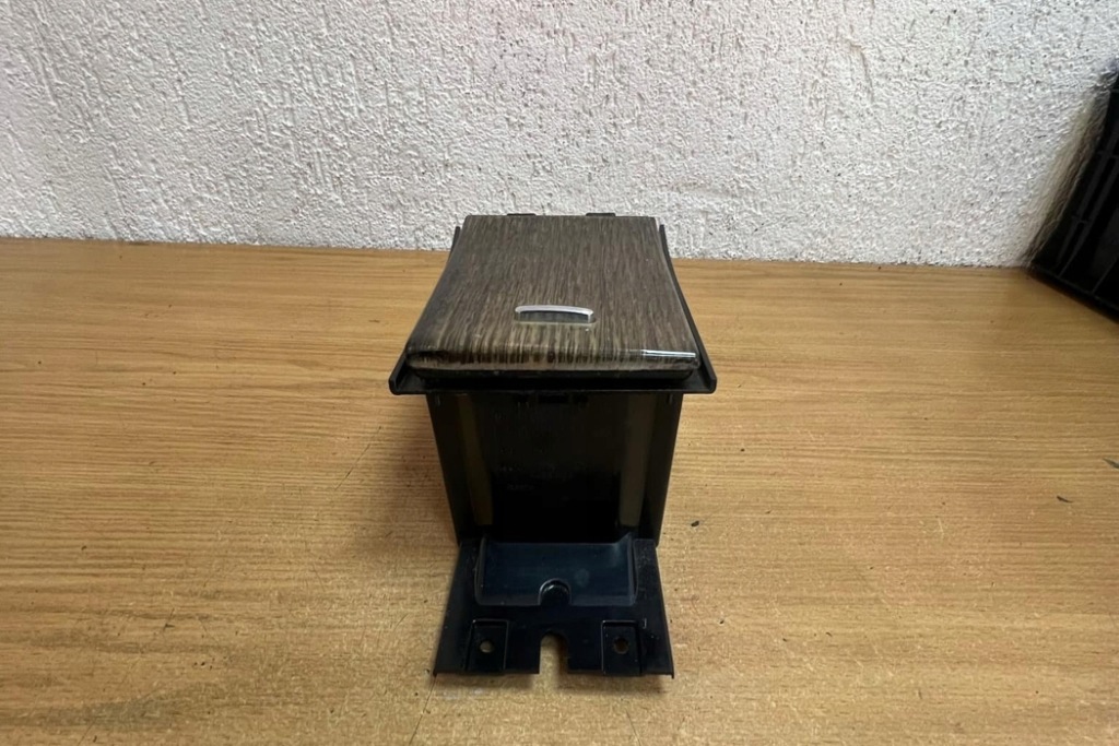 фото №8, Пепельница jaguar xf x250 ax23045h72a 3.0l дизель 177kw 2010