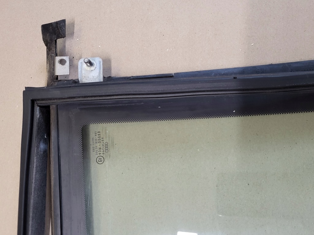 фото №10, Правая задняя стекло кузовная откидная прокладка audi a3 8l 3d оригинальный номер