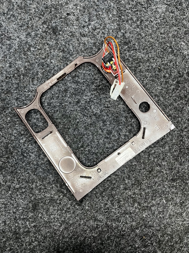 фото №11, Рамка защита прикуриватель разъём vw touareg i 7l 7l6863916