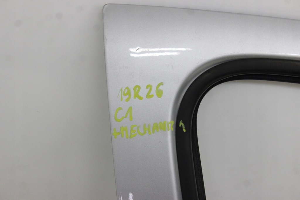 фото №12, Citroen c1 peugeot 107 aygo 05r- дверь правое передние правый перед ktb