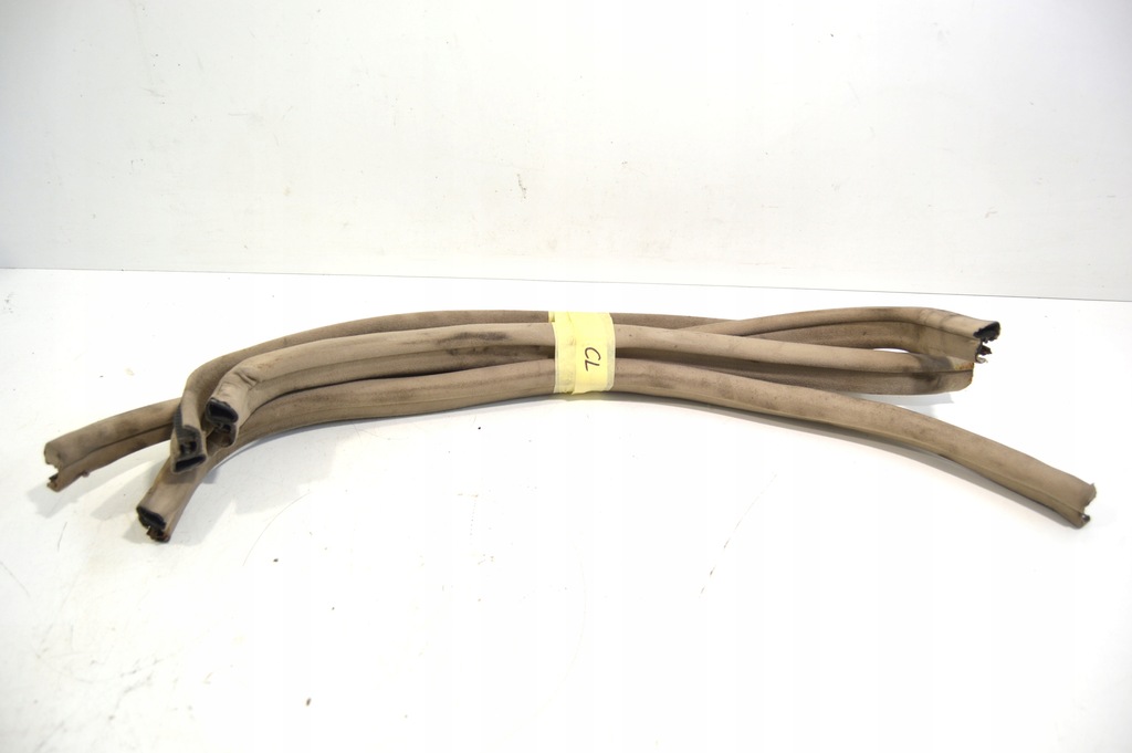 фото №1, Прокладка бежева край двері mercedes w140 coupe cl c140 1406972751