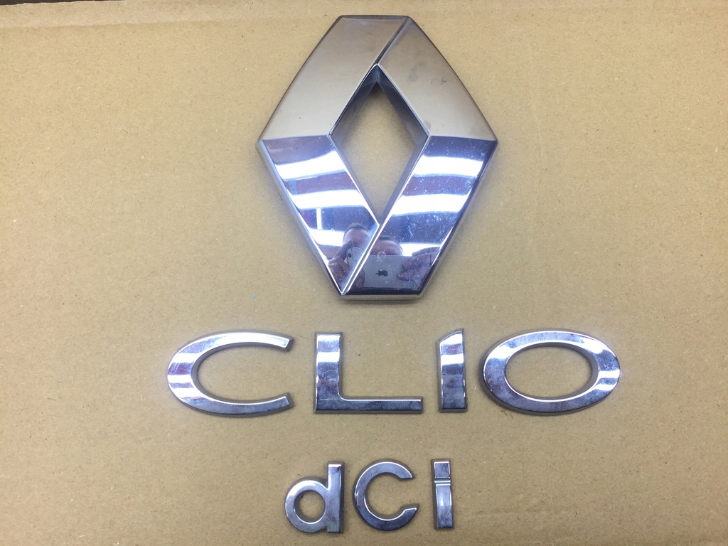 фото №1, Clio iv 4 hb эмблема значок logo крышки багажника