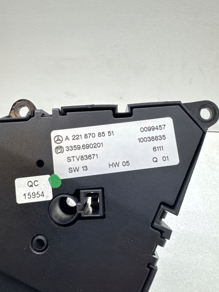 фото №7, Mercedes-benz s w221 2006 задняя сторона правая кнопки управление сиденье