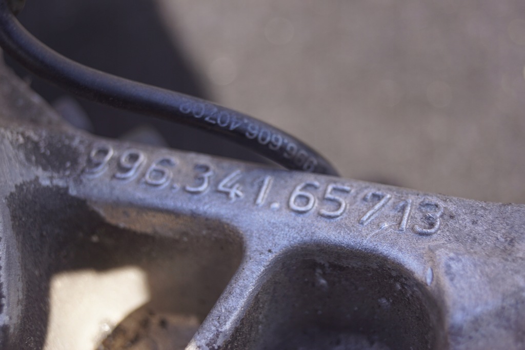 фото №7, Porsche оригинальный номер 99634165713 поворотный кулак ступица