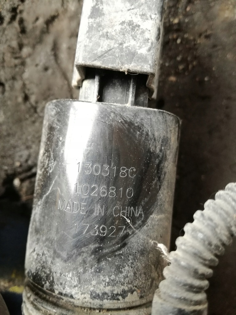 фото №2, Volvo v40 ii 2012 - 2019 rok помпа омывателя