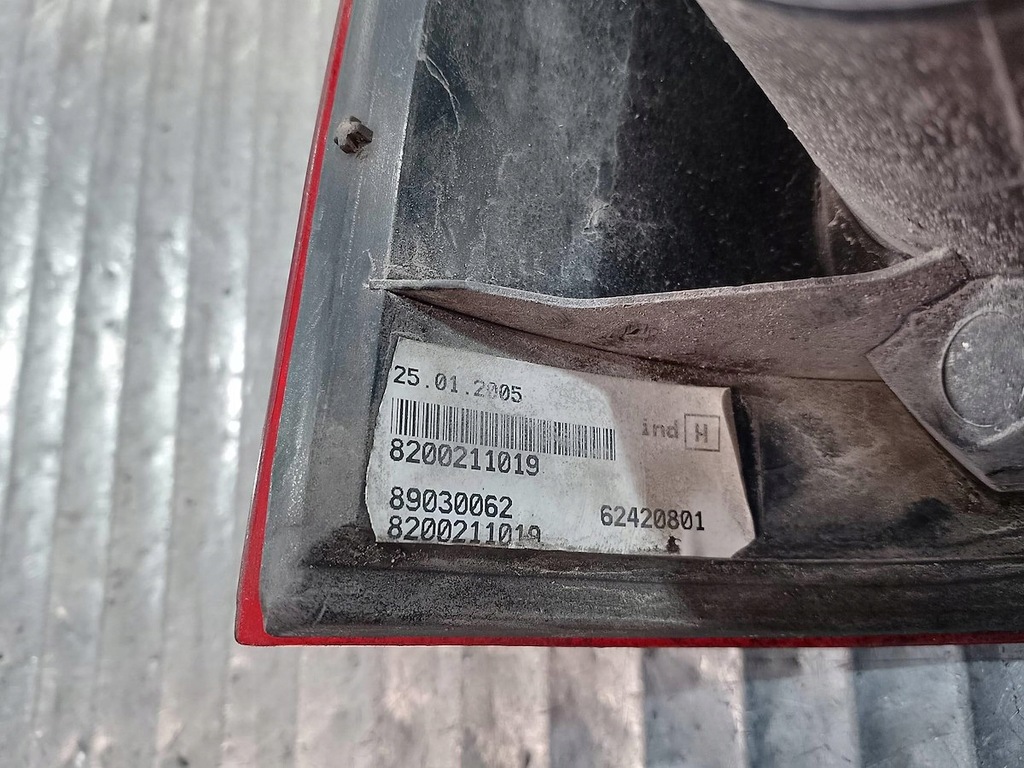 фото №7, Лампа задняя правая dacia logan 8200211019 89030062 62420801 sedan