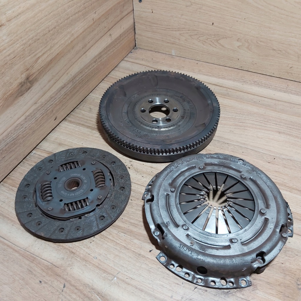 фото №1, Сцепление ibiza ii 1.4 mpi 032105271