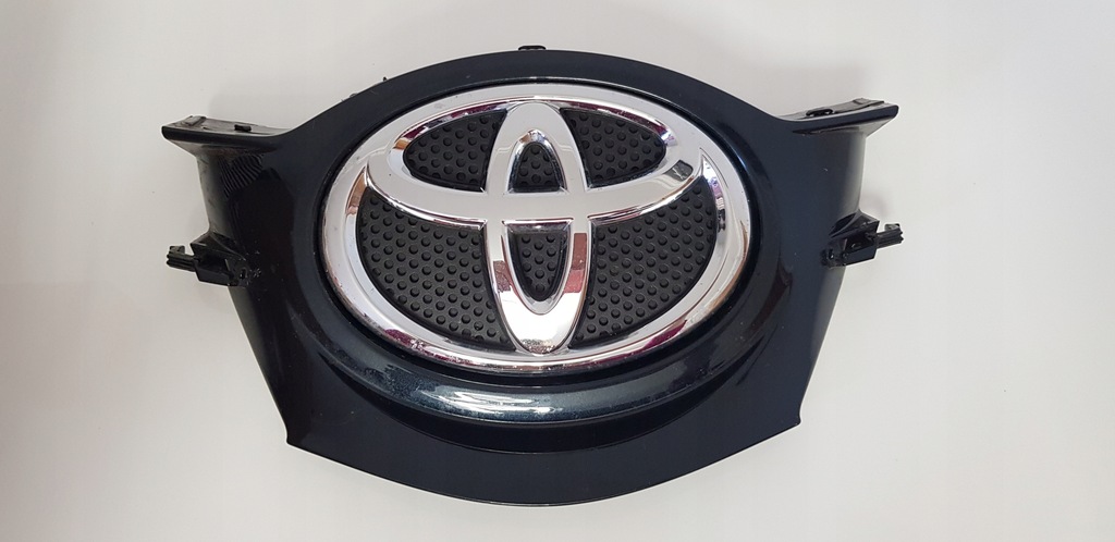 фото №1, Toyota auris ii решётка радиатора решётка радиатора эмблема 53111-02730