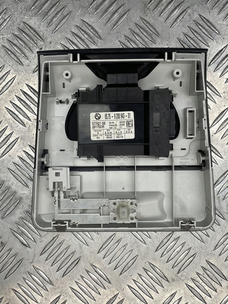 фото №12, Bmw e84 e90 e92 лампа потолочный освещение кабины задняя 9201637 9244134