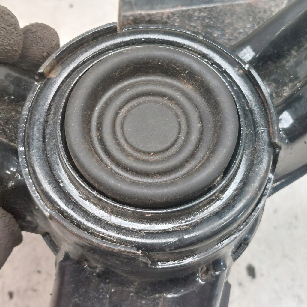 фото №6, Hyundai ix35 1,7crdi 2013 подушка кронштейн двигуна nowa 21825-2y600