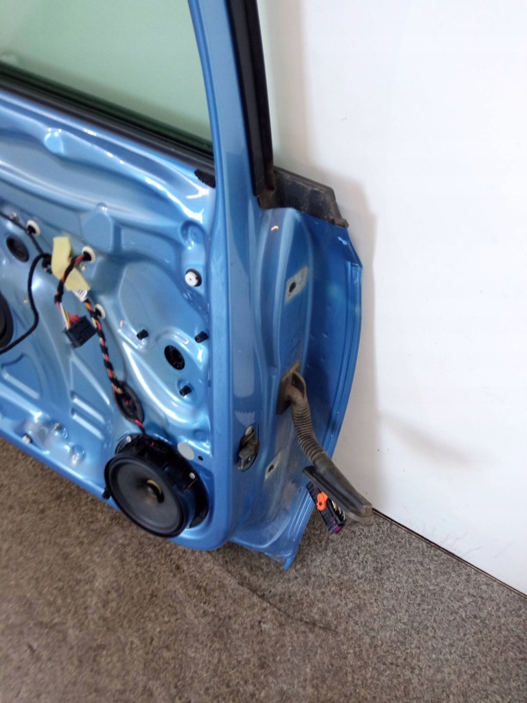 Дверь левая задний lq5x skoda rapid 1 2012-2019 Цена